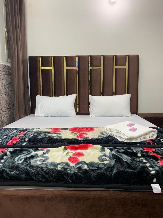 Eden Plus Executive Hotel 拉合尔 外观 照片